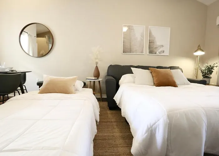 The Nomad At Gables - King Bed , Pool , Garage