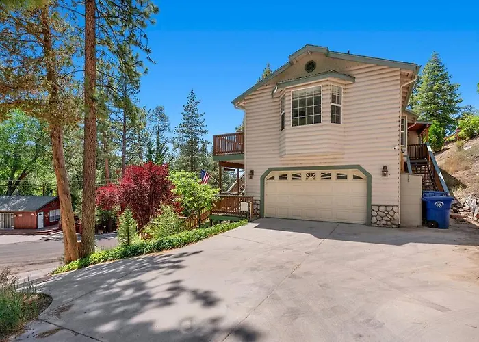 Cozy Cabin Perfect For 2 Families