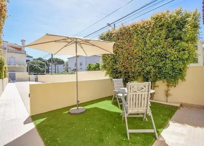Acolhedor Apartamento de 1 Quarto com Terraço