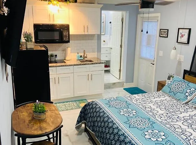 Lovely Rental Unit With Independent Entrance Apt # 1