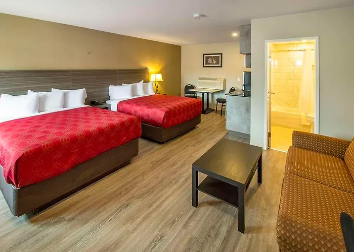 Econo Lodge Inn & Suites Pincher Creek