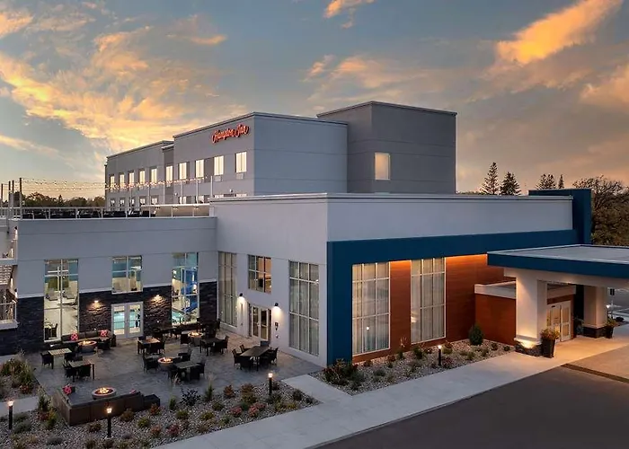 Hampton Inn Warroad