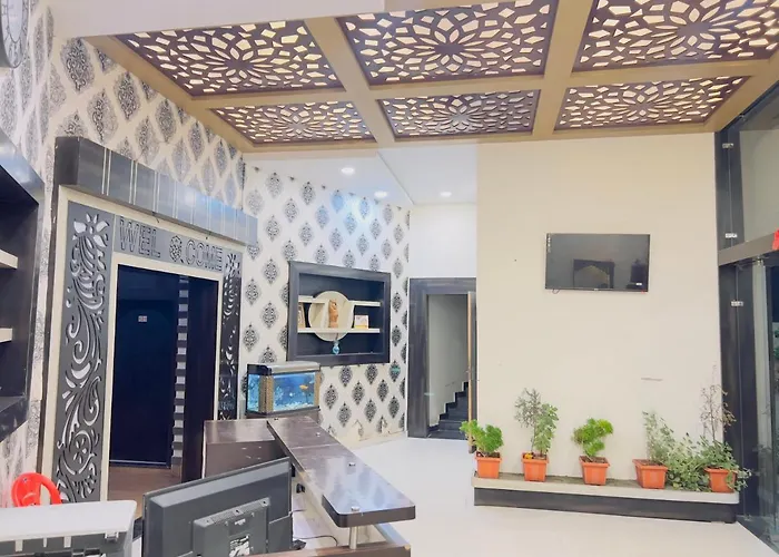 Hotel Alok Residency