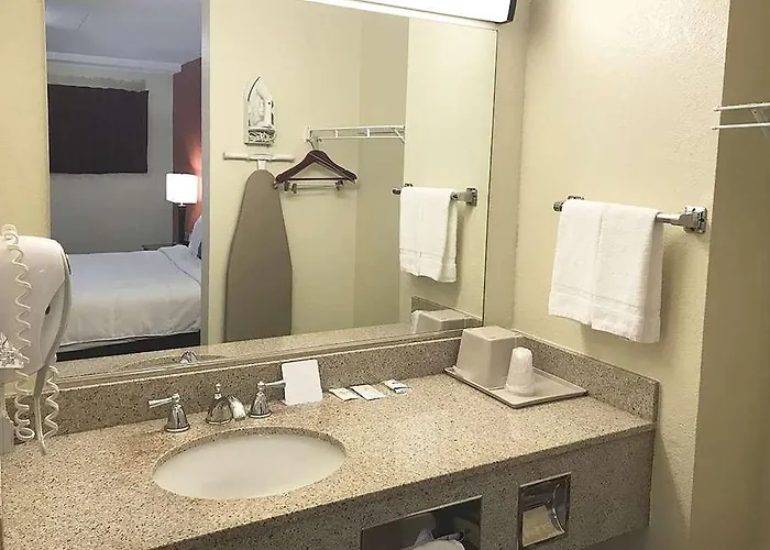 Super 8 By Wyndham Greensburg