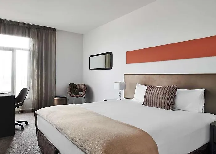 Dandenong Central Apartment Hotel