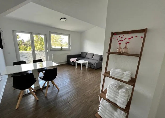 Premium Apartment 75qm 3 Zimmer Küche, Balkon, Smart TV, WiFi