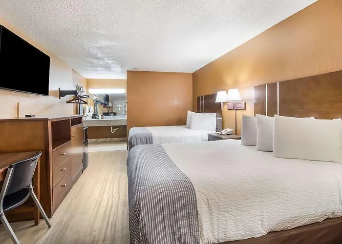 Econo Lodge Selmer