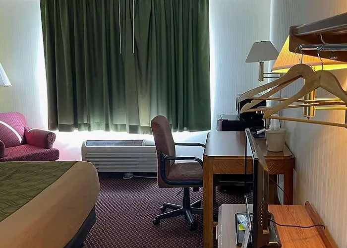Travelodge By Wyndham Willowbrook Il