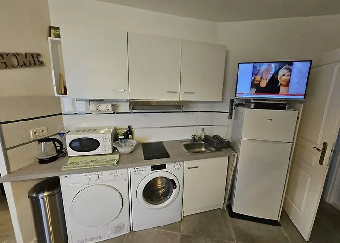 Studio Tout Equipe Et Chaleureux En Rez De Chaussee, Parfait Pour Explorer Montpellier