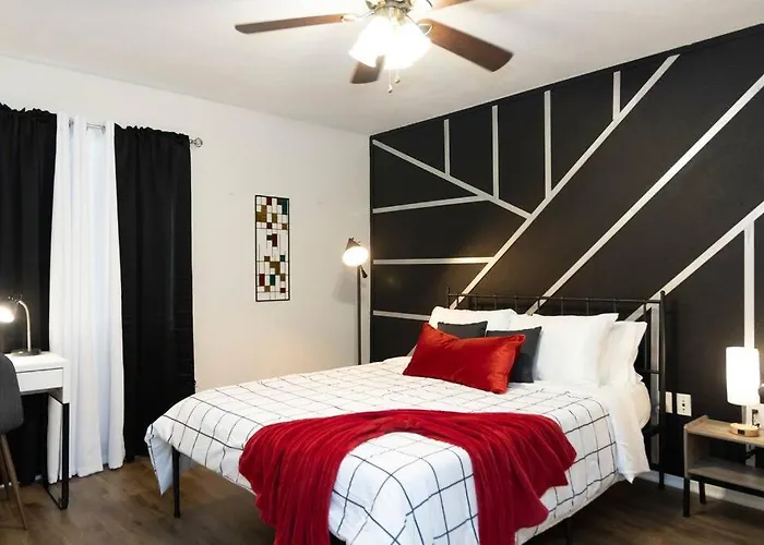 Rustic Luxe Loft , A King Bed Hideout With Edge