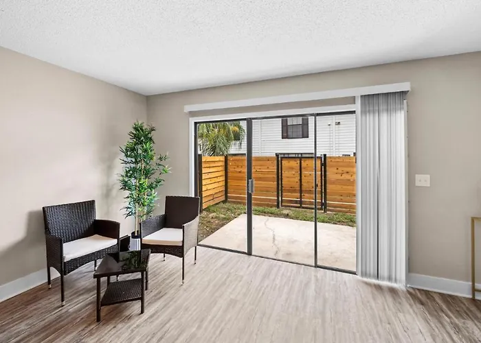 Cozy Townhouse - Gym Pool Golf Fast Wifi 2B2B