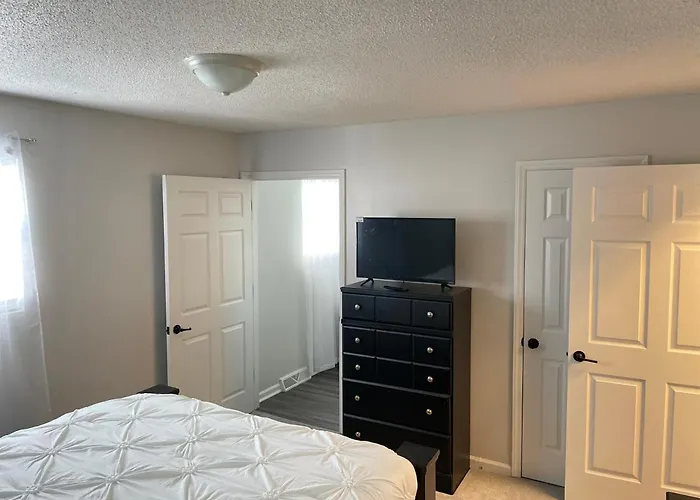 Spacious 1King Bd/2Queen Bd/* 1 Mile From I-85