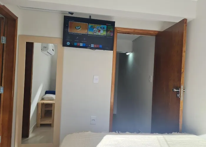 Apt 17 com 2 suítes com ar cond