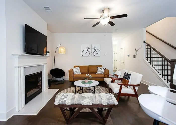 2022 Quiet Relaxing And Secure Town House Near Atlanta