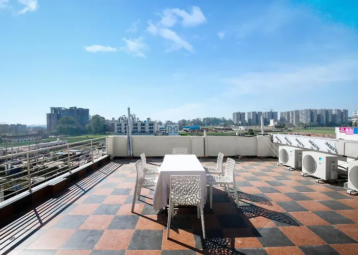 Hotel Woodcrest Zirakpur - Best Family Hotel By - A Unit Of Sidham Group