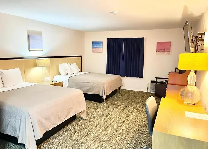 Camp Inn Lodge