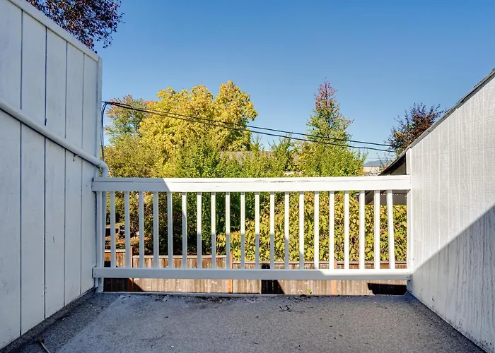 Getaway Near Uo, Autzen Stadium, Amazon Park # 3