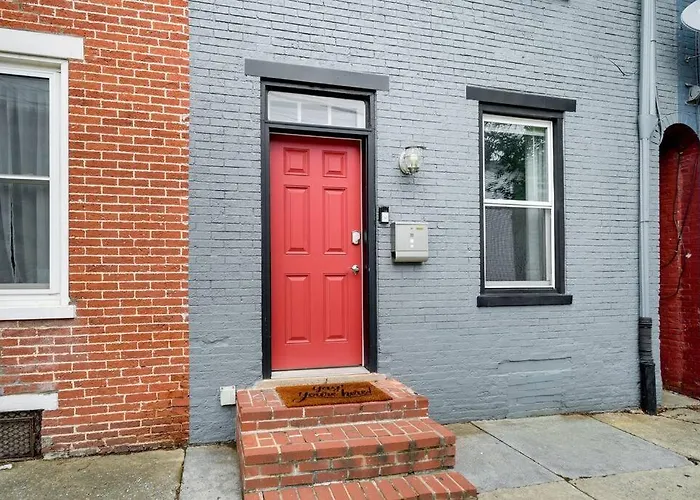 Cozy Retreat In Downtown Lancaster With Backyard Patio