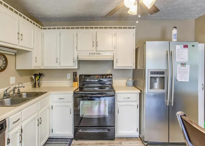 North Carolina Abode - Deck & Grill, Walk To Beach