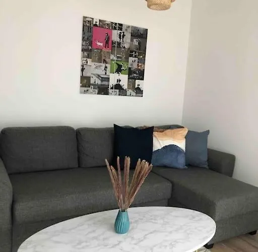 Moderne Neue 2 Zimmer Wohnung