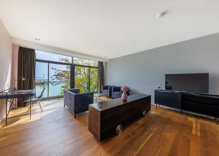 Aika Seaside Living Hotel