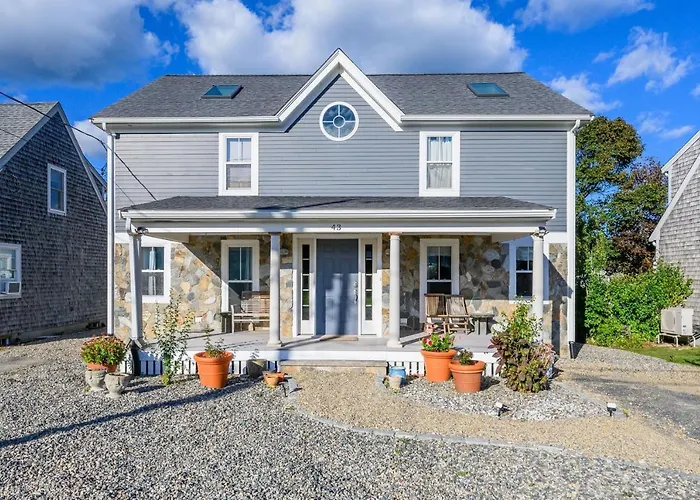 Town Neck Beachside Hideaway
