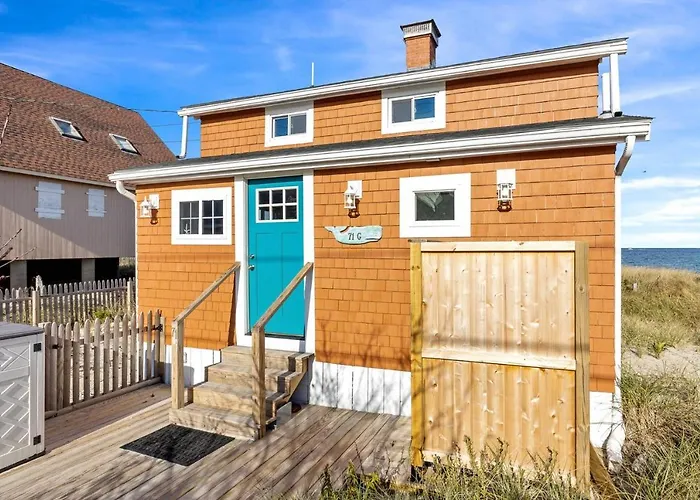 White Horse Beach House: Plymouth