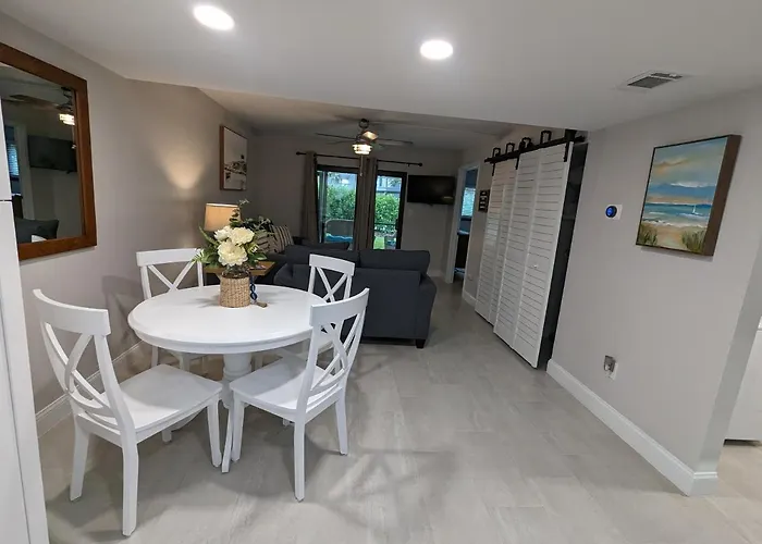 New Condo! Just 15 Min To Ft Myers And Sanibel Beach! Great Location!!
