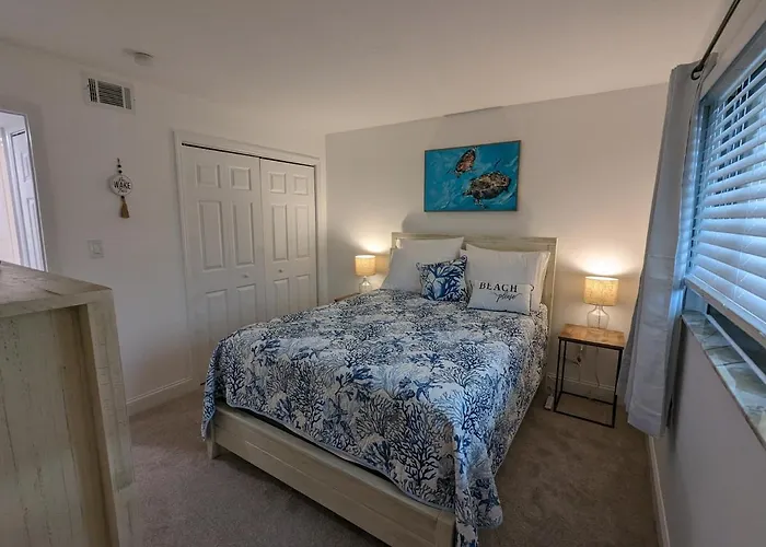 New Condo! Just 15 Min To Ft Myers And Sanibel Beach! Great Location!!