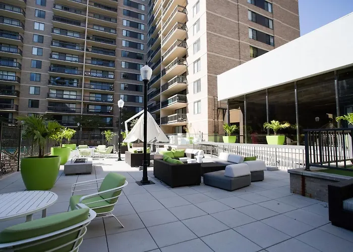 Elegance In Crystal City - Amazing Apartment With Gym