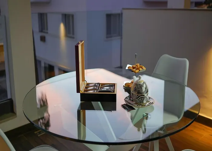 Petit Palace Suites Hotel