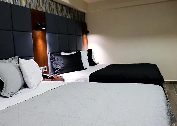 Hotel Mision 11