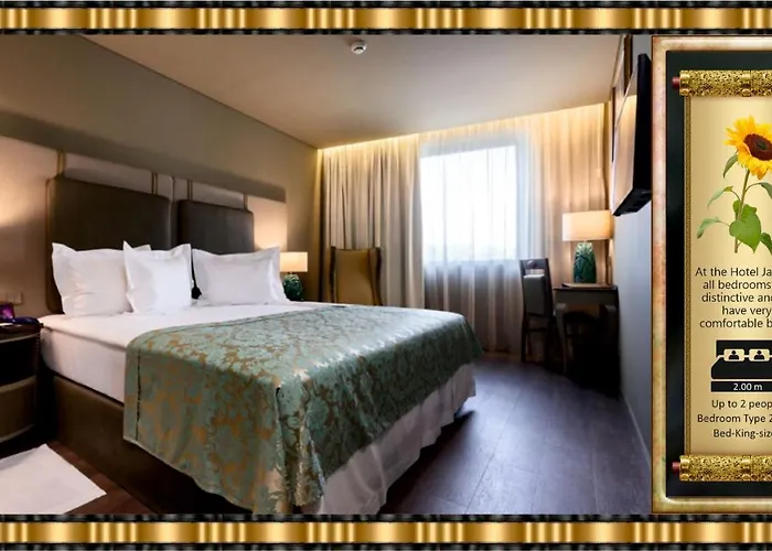 Hotel Jaguar Oporto - Is Near The Metro Has Free Parking And A Free Shuttle Service Between The Airport And The Hotel From 7Am To 8Pm