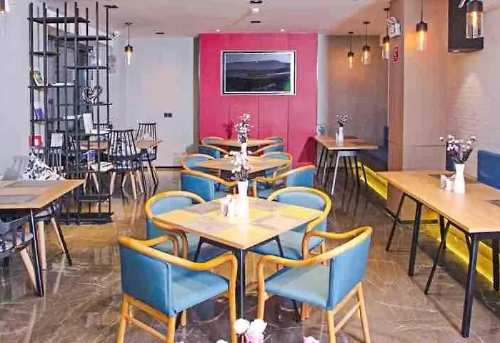 Atour Hotel Qinhuangdao Railway Station Yingbin Road