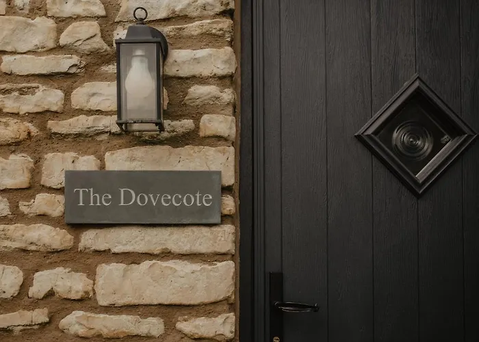 The Dovecote - Collins Farm