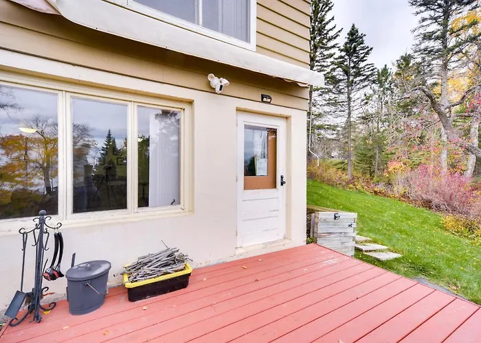 Walk To Mcquade Harbor: Lake Superior Retreat