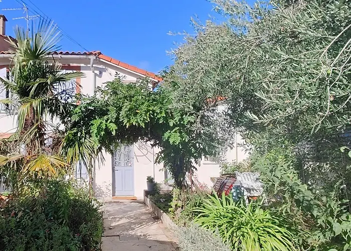Studio Avec Jardin A 10 Mn A Pied Du Centre Ville
