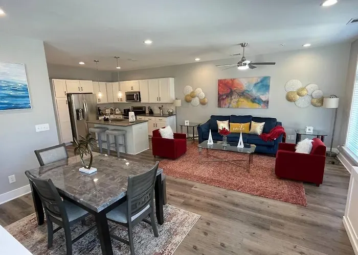 Pet Friendly Wi-Fi Luxury Gated Community Downtown Greenville
