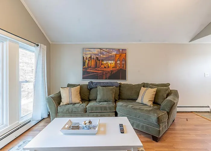 H2 1 Bedroom Downtown Stamford