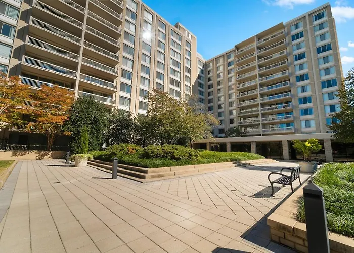 Urbandelight Crystal City Mins To Dc Free Parking
