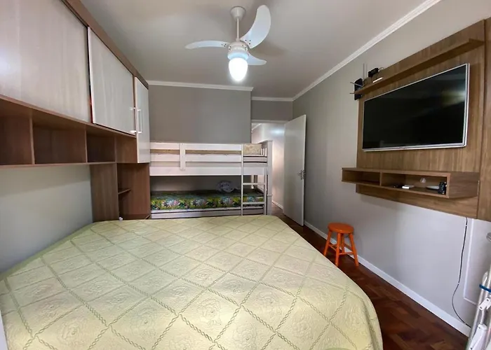Apartamento 1 dormitório, confortável, no centro de Capão da Canoa a 1 quadra do mar