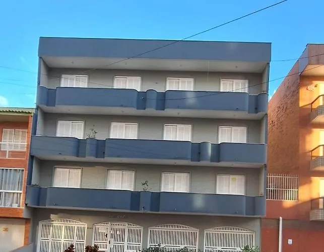 Apartamento 1 dormitório, confortável, no centro de Capão da Canoa a 1 quadra do mar