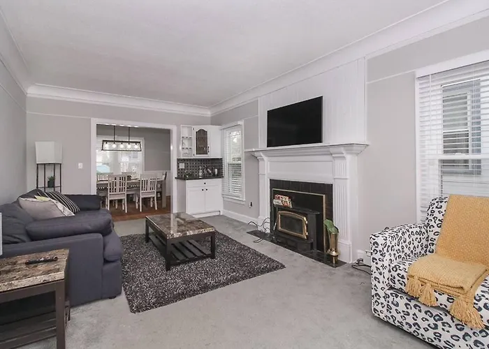 Lakeside Home In Lorain