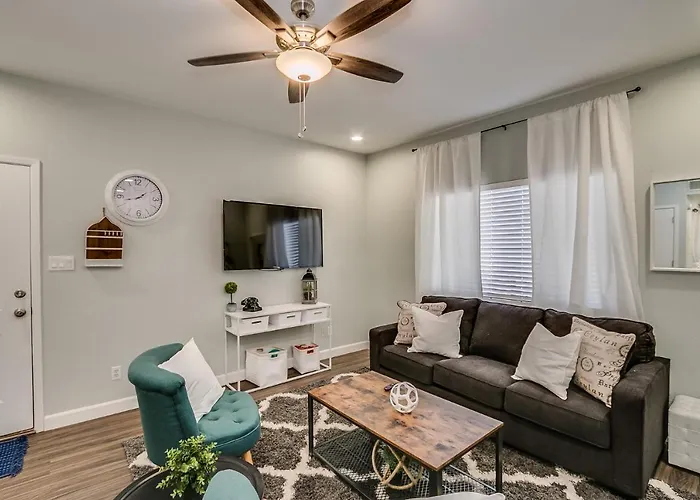 Heated Community Pool-Quiet Community-Top Flr Unit