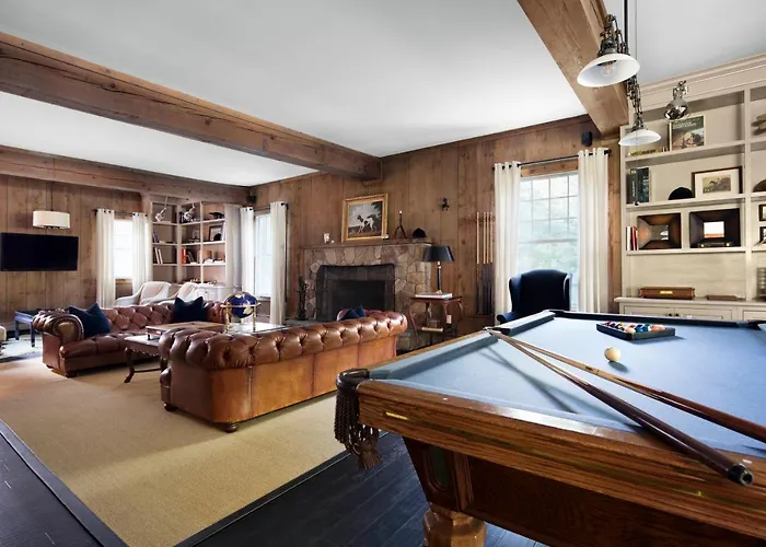 Cape Arundel Inn - Club House