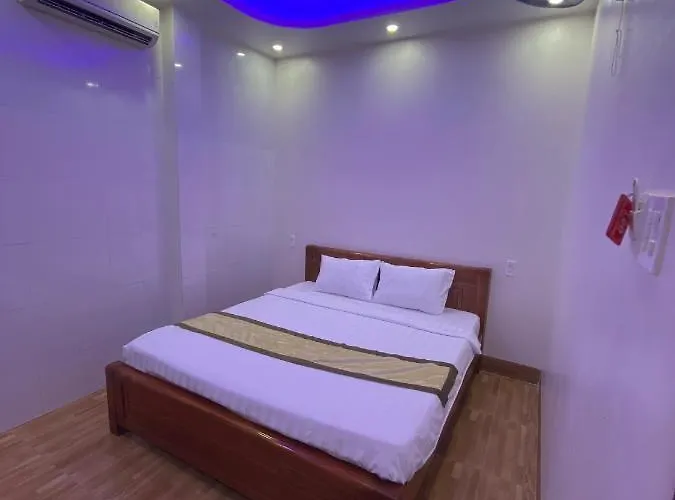 Trung Hieu Hotel - Ben Canh Mieu Ba Chua Xu