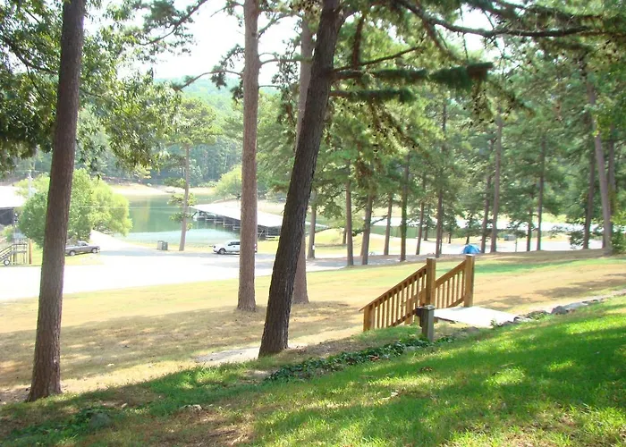 Mountain Harbor King Guest Room On Lake Ouachita