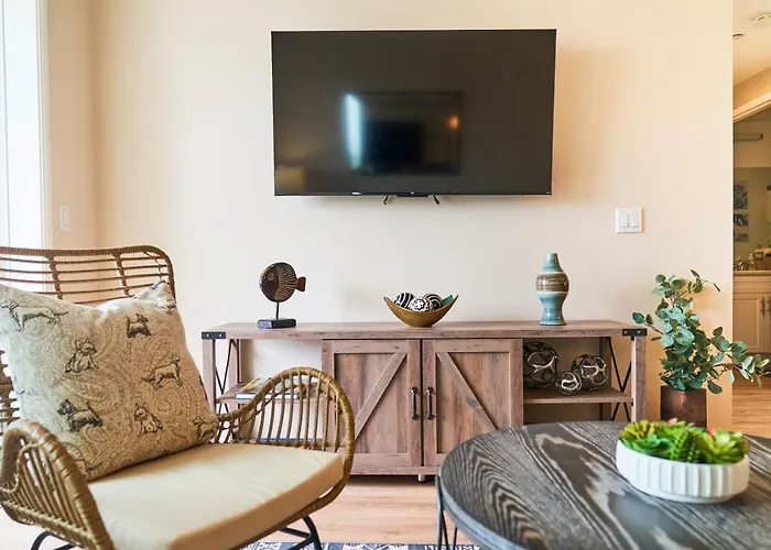 Luxury 2Bd 2Ba, Brand New/Pets/Close To Everything/Boho+Cozy Vibes