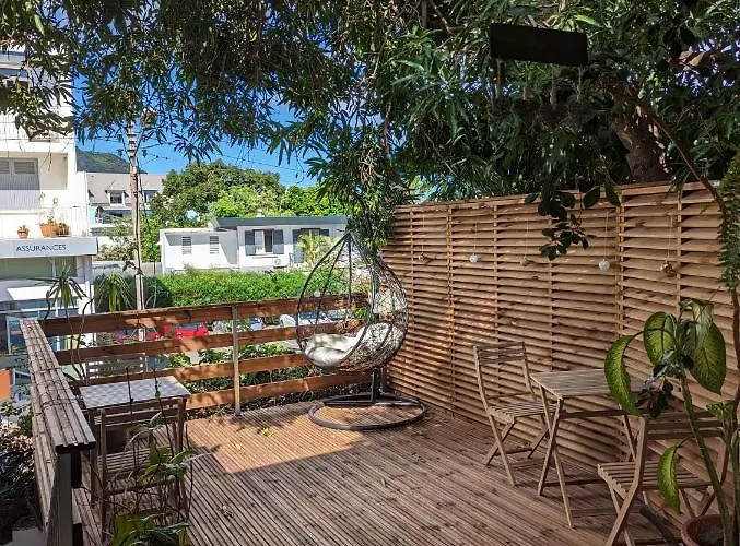 Gite Urbain Mafate Cafe