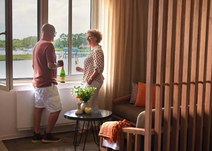 Parc Maasresidence Thorn Lake View Hotel Rooms